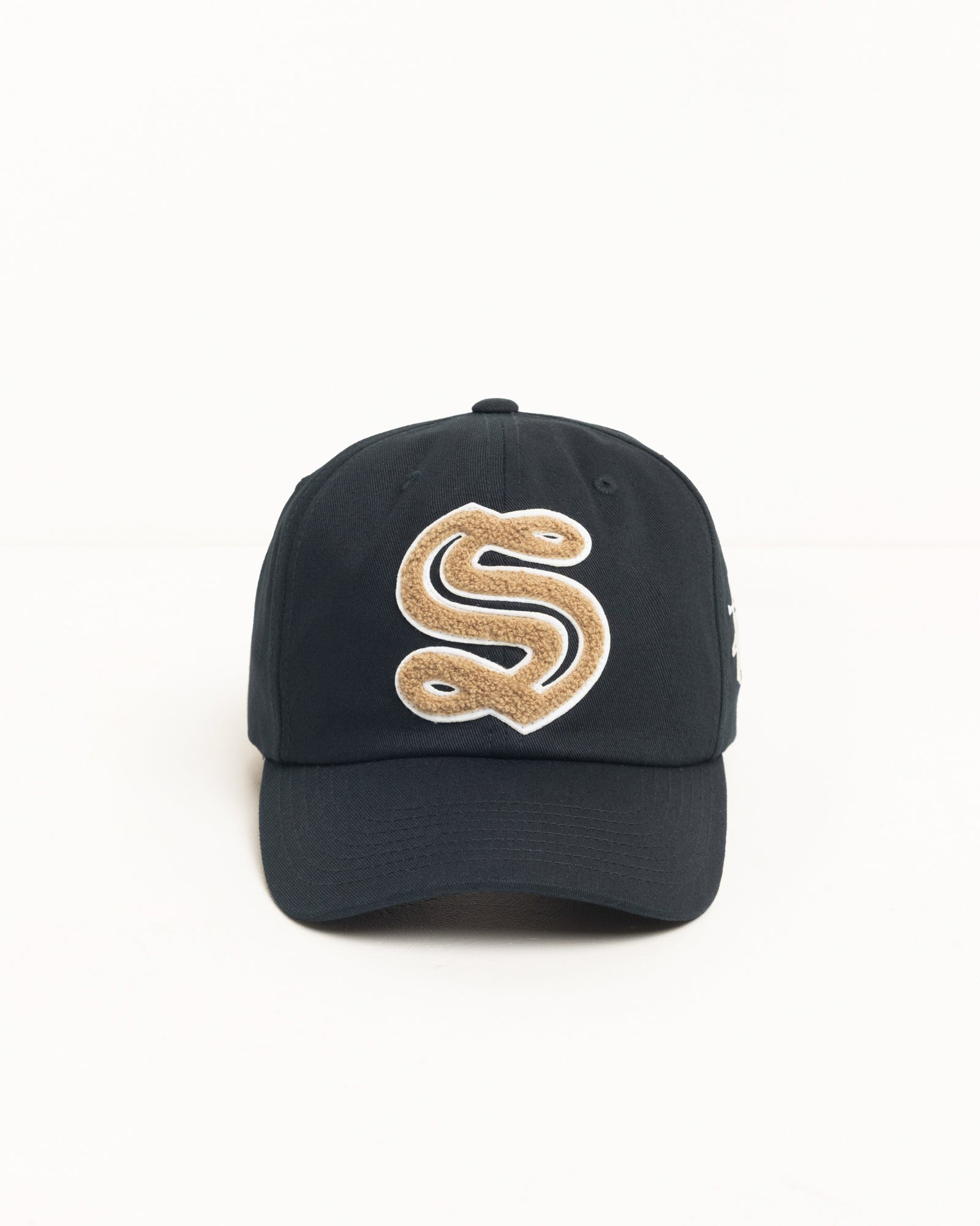 GOTHIC S SNAPBACK CAP, Black