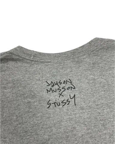 Detal - Tee